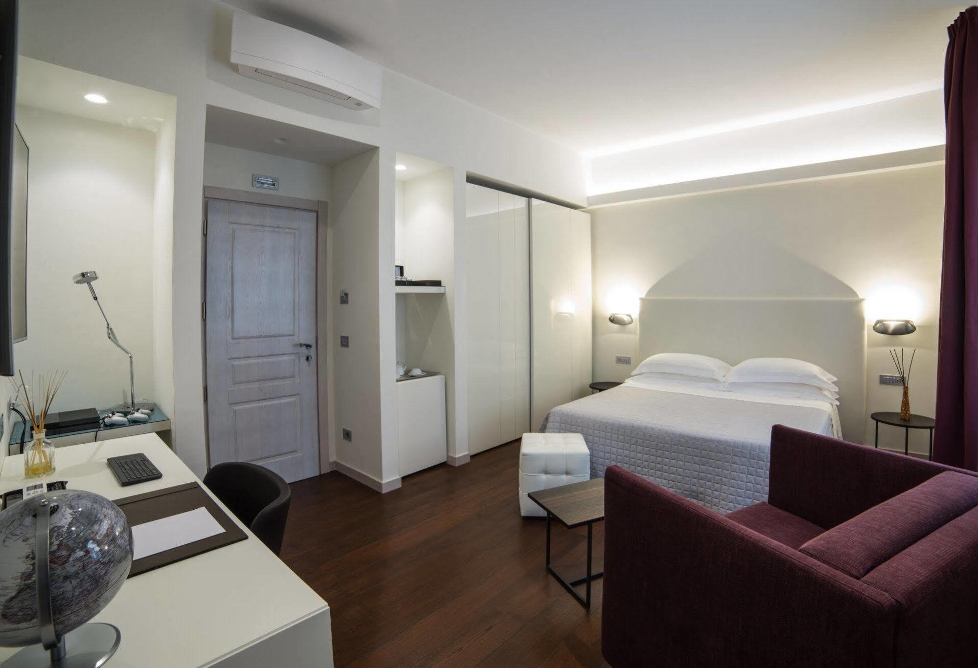 Town House Morgana Bed & Breakfast Reggio di Calabria Bagian luar foto