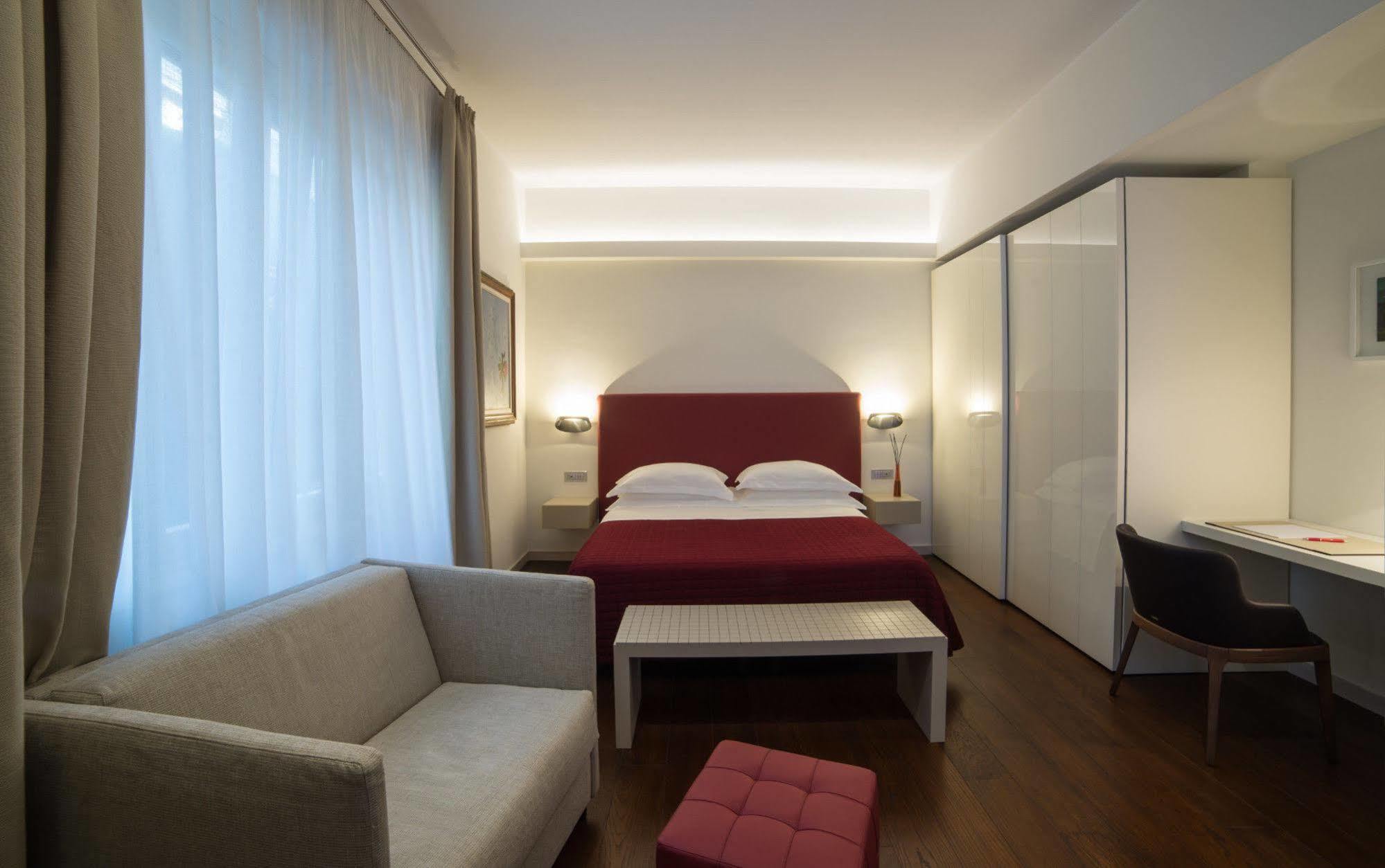 Town House Morgana Bed & Breakfast Reggio di Calabria Bagian luar foto